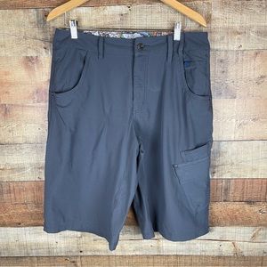 Lululemon Shorts Men’s Size 34